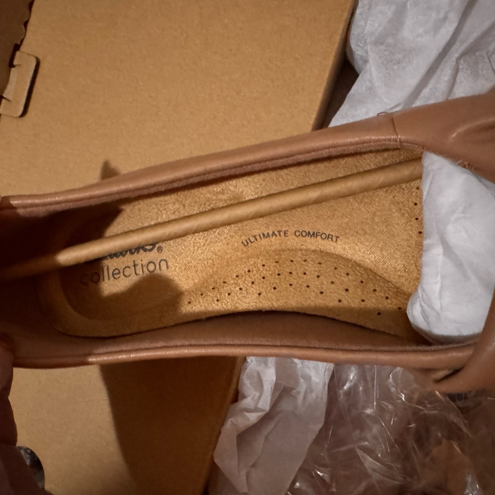 NWT Clarks Tilmont Dalia Tan Flats with Twisted Strap - Picture 7 of 12